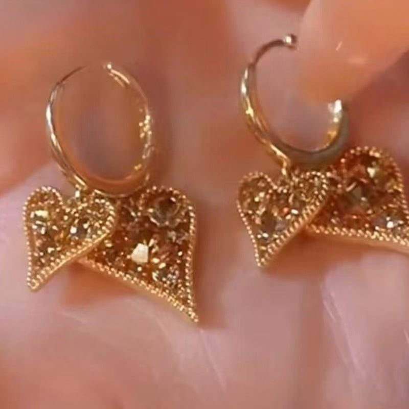 ⏰Elegant Sparkling Heart Hoop Earrings