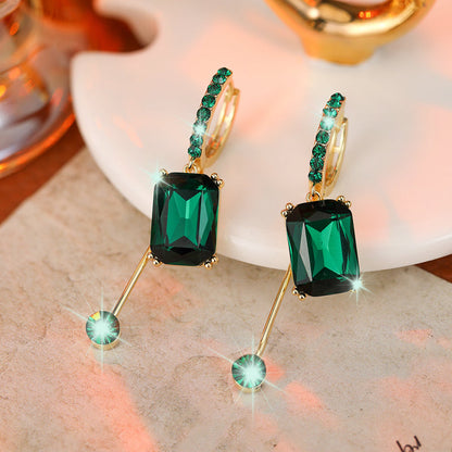 Cercei eleganți vintage cu diamante sintetice în formă de picătură 💎