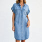 👖✨ Rochie de Cămașă din Denim Lejeră – Stil Casual Autentic pentru Femeia în Mișcare 👋